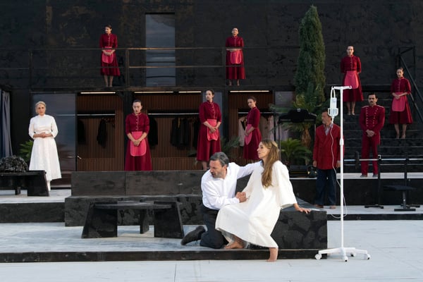Il quotidiano più letto in Germania dedica un lungo articolo alla coproduzione del TSV con INDA, già vista da più di 40mila spettatori al Teatro Greco di Siracusa