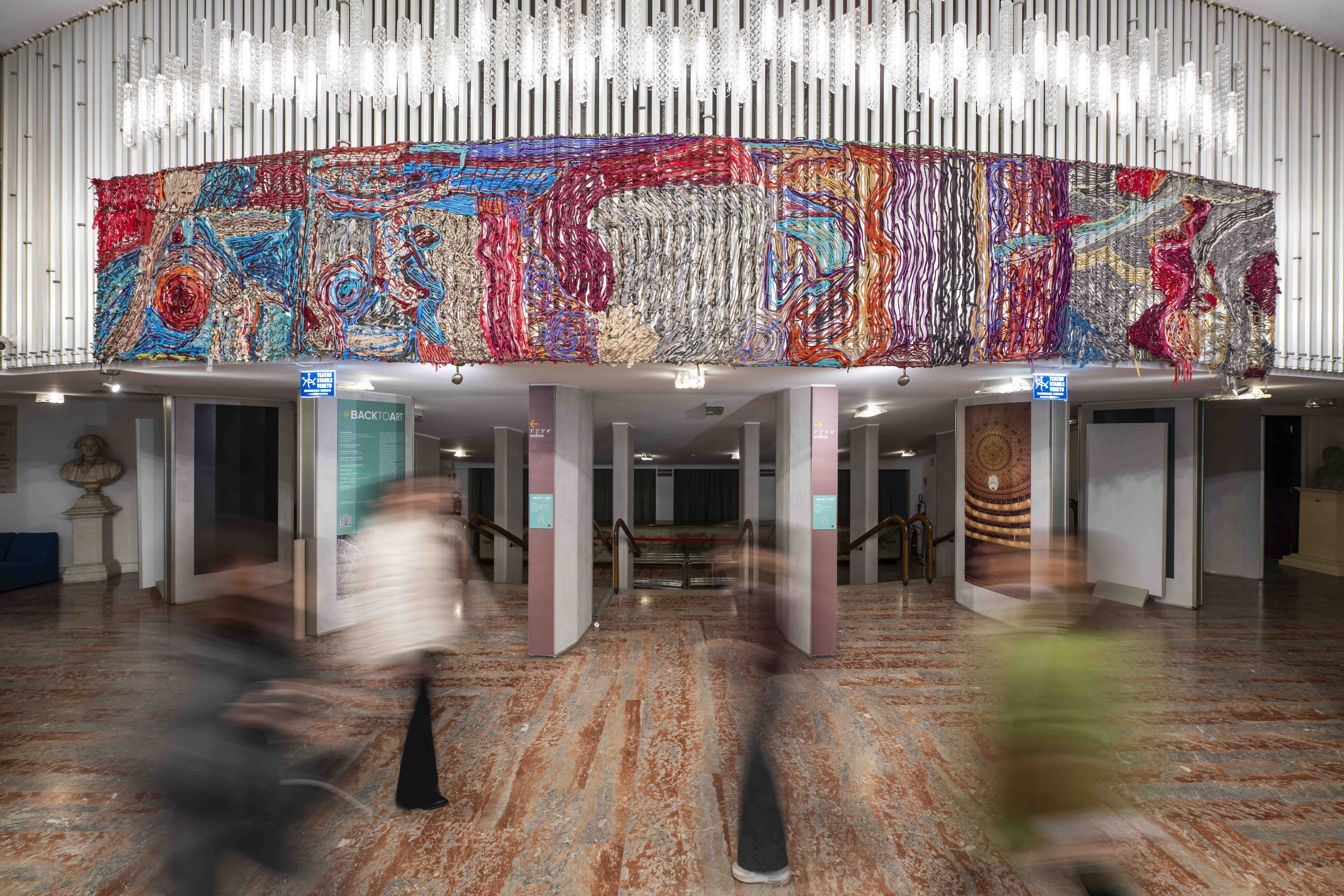 When fashion becomes art: the #backtoart project for the regeneration of beauty